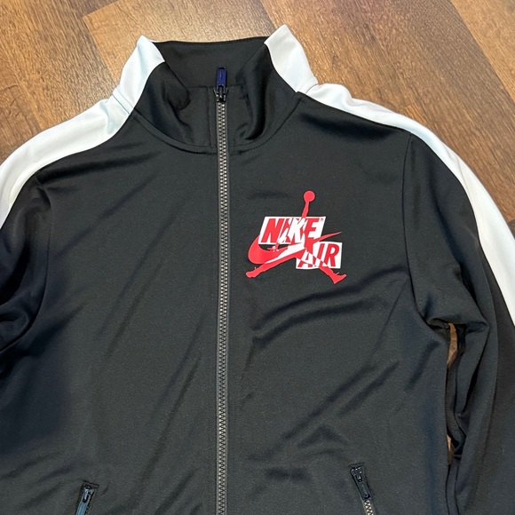 NWOT Nike Air Jordan Men's zip up jacket (size SMALL) - Picture 2 of 5